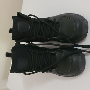 Black Nike shoes Size 3y ACG